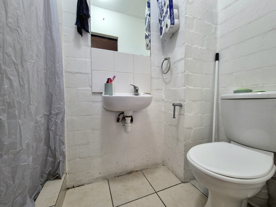 1 Bedroom Property for Sale in Wynberg Western Cape